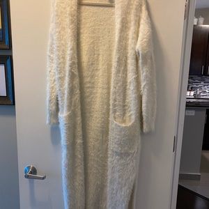 Off white eyelash small sweater/ duster